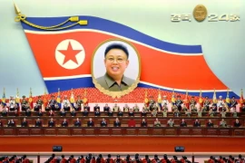 Lễ míttinh nhân kỷ niệm 24 năm ngày cố Chủ tịch Kim Jong-il được bầu làm Chủ tịch Ủy ban Quốc phòng Nhà nước Triều Tiên tại thủ đô Bình Nhưỡng ngày 8/4. (Nguồn: YONHAP/TTXVN)