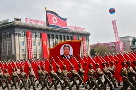 Binh sỹ quân đội nhân dân Triều Tiên tham gia lễ diễu binh kỷ niệm 105 ngày sinh cố Chủ tịch Kim Nhật Thành tại Bình Nhưỡng ngày 15/4. (Nguồn: EPA/TTXVN)