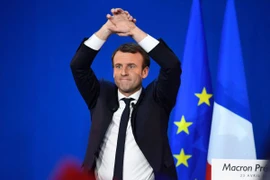 Ứng viên Tổng thống Pháp Emmanuel Macron tại Paris sau khi kết quả sơ bộ vòng 1 cuộc bầu cử Tổng thống Pháp được công bố ngày 23/4. (Nguồn: AFP/ TTXVN)