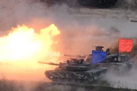 Xe tăng K1A2 của Hàn Quốc tham gia cuộc tập trận chung với các lực lượng Mỹ ở Pocheon, cách thủ đô Seoul (Hàn Quốc) khoảng 65km về phía đông bắc ngày 26/4. (Nguồn: AFP/TTXVN)