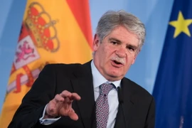 Ngoại trưởng Tây Ban Nha Alfonso Dastis trong cuộc họp báo ở Berlin, Đức ngày 28/3. (Nguồn: AFP/TTXVN)