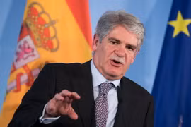 Ngoại trưởng Tây Ban Nha Alfonso Dastis trong cuộc họp báo ở Berlin, Đức ngày 28/3. (Nguồn: AFP/TTXVN)