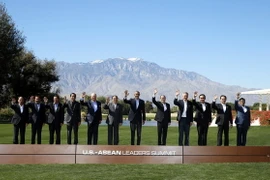 Các Trưởng đoàn chụp ảnh chung. (Ảnh: Đức Tám/TTXVN)