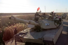 Binh sỹ Iraq làm nhiệm vụ tại khu vực Jwaibah, phía Đông thành phố Ramadi. (Nguồn: AFP/TTXVN)