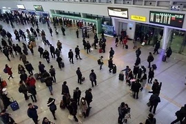 Ga Seoul dần trở lên đông đúc trong buổi chiều ngày 5/2. (Ảnh: Phạm Duy/Vietnam+)