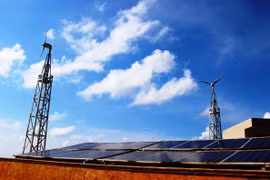 Các dự án điện mặt trời đang được đầu tư tại nhiều địa phương. (Ảnh: Hùng Võ/Vietnam+)