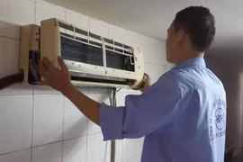 Thủ đô nắng nóng cao điểm, dịch vụ bảo dưỡng điều hòa 'hốt bạc'