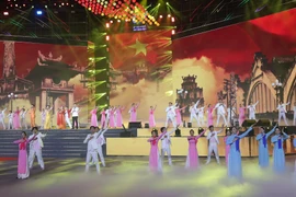 Đúng 20 giờ 23/5, chương trình bế mạc SEA Games 31 chính thức bắt đầu tại Cung thể thao điền kinh trong nhà ở Thủ đô Hà Nội. (Ảnh: Minh Hiếu/Vietnam+)