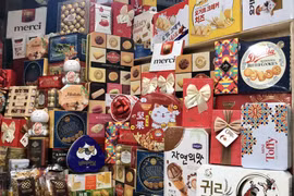 Sôi động thị trường bánh kẹo phục vụ Tết Nhâm Dần năm 2022