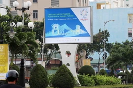 Panô chào mừng Tuần lễ cấp cao APEC 2017 trên các tuyến đường tại Đà Nẵng. (Ảnh: Trần Lê Lâm/TTXVN)