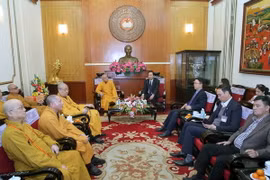 Chủ tịch Ủy ban Trung ương Mặt trận Tổ quốc Việt Nam Trần Thanh Mẫn tiếp đoàn đại biểu Các Hòa thượng, Thượng tọa Hội đồng Chứng minh, Hội đồng Trị sự Giáo hội Phật giáo Việt Nam khóa VIII, nhiệm kỳ 2017-2022. (Ảnh: Nguyễn Dân/TTXVN)