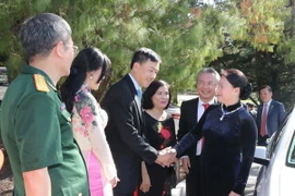 Chủ tịch Quốc hội Nguyễn Thị Kim Ngân đến thăm, nói chuyện thân mật với cán bộ, nhân viên Đại sứ quán Việt Nam và đại diện Việt kiều, học sinh Việt Nam đang sinh sống, học tập tại Australia. (Ảnh: Trọng Đức/TTXVN)