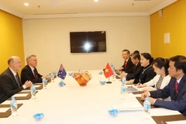 Chủ tịch Quốc hội Nguyễn Thị Kim Ngân tiếp Chủ tịch Hội hữu nghị Australia-Việt Nam Kim Sampson đến chào xã giao. (Ảnh: Trọng Đức/TTXVN)