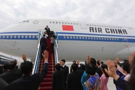 [Photo] Chủ tịch Trung Quốc Tập Cận Bình lên đường tới Hà Nội