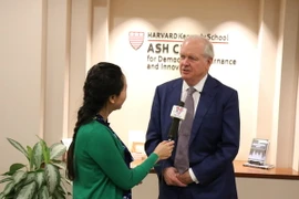 Ông Thomas Vallely, Giáo sư trường đại học Havard. (Ảnh: Hữu Hoàng/Vietnam+)