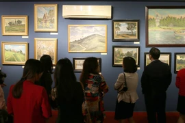 Khai mạc triển lãm mỹ thuật "Kỷ niệm - Một thời Xô Viết" 