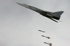 Máy bay ném bom Tu-22 của Nga oanh tạc các mục tiêu IS ở Syria. (Nguồn: TASS/TTXVN)