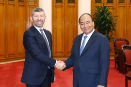 Thủ tướng Nguyễn Xuân Phúc tiếp ông Ivan Scalfarotto,Thứ trưởng Bộ Phát triển Kinh tế Italy. (Ảnh: Thống Nhất/TTXVN)