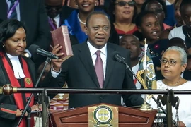 Ông Uhuru Kenyatta tuyên thệ nhậm chức Tổng thống Kenya nhiệm kỳ thứ 2. (Nguồn: AFP/TTXVN)