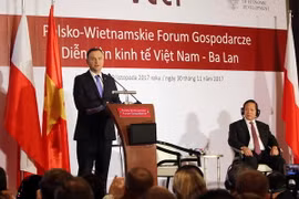 Tổng thống Ba Lan Andrzej Duda phát biểu tại diễn đàn. (Ảnh: Thanh Vũ/TTXVN)