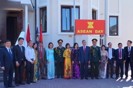 Các đại biểu tại buổi lễ. (Ảnh: Duy Trinh/Vietnam+)