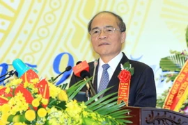 Chủ tịch Quốc hội Nguyễn Sinh Hùng phát biểu tại Đại hội. (Ảnh: An Đăng/TTXVN)