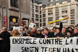 Tuần hành ở nhiều nước phản đối bạo lực và ủng hộ nhân dân Pháp