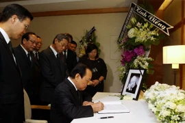 Lãnh đạo TP.HCM viếng cố Thủ tướng Singapore Lý Quang Diệu