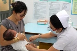 Bộ Y tế khuyến cáo tiêm vắcxin phòng ho gà cho trẻ từ 2 tháng tuổi