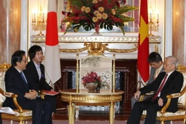 Tổng Bí thư Nguyễn Phú Trọng tiếp Chủ tịch JETRO Ishige Hiroyuki. (Ảnh: Trí Dũng/TTXVN) 