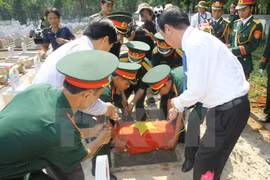 Quảng Bình truy điệu, an táng hài cốt liệt sỹ hy sinh tại Lào