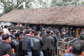 Nam Định cấm hoạt động đóng ấn thu tiền ở nội cung đền Bảo Lộc