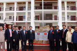 Các đại biểu tại lễ khánh thành. (Ảnh: Phạm Kiên/Vietnam+) 