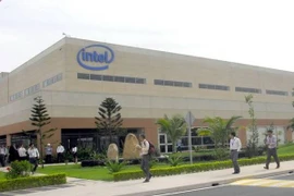Nhà máy lắp ráp và kiểm định chip Intel tại Khu công nghệ cao Thành phố Hồ Chí Minh. (Ảnh: Hoàng Hải/TTXVN)