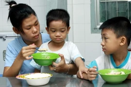 Thanh tra trung tâm để xảy ra vụ bảo mẫu hành hạ trẻ nhiễm HIV