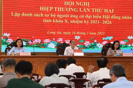 Lãnh đạo Ủy Ban Mặt trận Tổ quốc Việt Nam tỉnh Long An, chủ trì Hội nghị hiệp thương lần thứ 2. (Ảnh: Thanh Bình/TTXVN)
