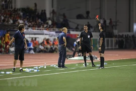 Ông Park nhận thẻ đỏ ở trận chung kết SEA Games 30 vì lỗi phản ứng. (Ảnh: TTXVN) 