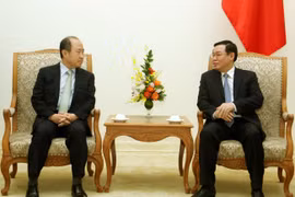 Phó Thủ tướng Vương Đình Huệ tiếp Thứ trưởng Bộ Ngoại giao Hàn Quốc Yun Kang-hyeon. (Ảnh: Nguyễn Dân/TTXVN)