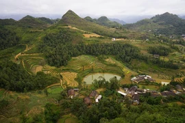 Bộ Văn hóa không khuyến khích làm du lịch tâm linh ở Lũng Cú