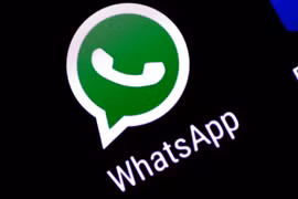 Ứng dụng tin nhắn WhatsApp. (Ảnh: Reuters)