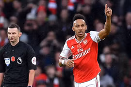 Pierre-Emerick Aubameyang cán mốc 50 bàn thắng cho Arsenal. (Ảnh: Getty)