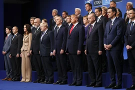 Các nhà lãnh đạo tham dự Hội nghị thượng đỉnh NATO ngày 4/12. (Ảnh: AFP/TTXVN)