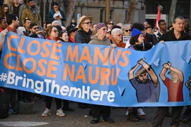 Người dân Australia phản đối việc bác bỏ đạo luật chăm sóc y tế cho người tị nạn. (Ảnh: Getty)