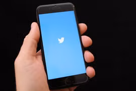 Twitter vừa đóng cửa hàng nghìn tài khoản liên quan đến chính phủ Iran. (Ảnh: TechDigest) 