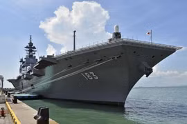 Tàu sân bay trực thăng Izumo của Lực lượng Phòng vệ Biển Nhật Bản (Ảnh: Japan Times)