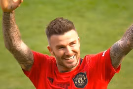 David Beckham thi đấu như thể anh chưa từng rời khỏi bóng đá đỉnh cao (Nguồn: Youtube)