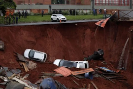 "Hố tử thần" tại thủ đô Brasilia. (Ảnh: AP)