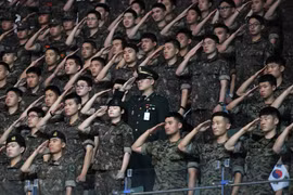 Binh sĩ Hàn Quốc tại thủ đô Seoul. (Ảnh: AFP/ TTXVN)
