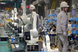 Một nhà máy sản xuất robot của hãng Kawasaki. (Ảnh: Nikkei)