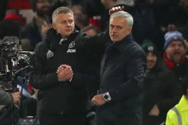 Mourinho phải nhận thất bại trong ngày trở về Old Trafford. (Ảnh: Football Ace)